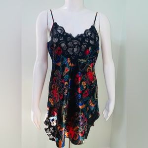Victoria's Secret gold label nightie size medium